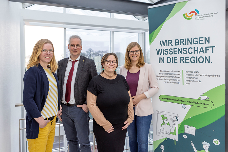 Gruppenfoto des Teams der Präsenzstelle Fürstenwalde